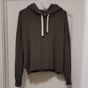 Glyder Women's Vintage Cropped Hoodie in Chive Green